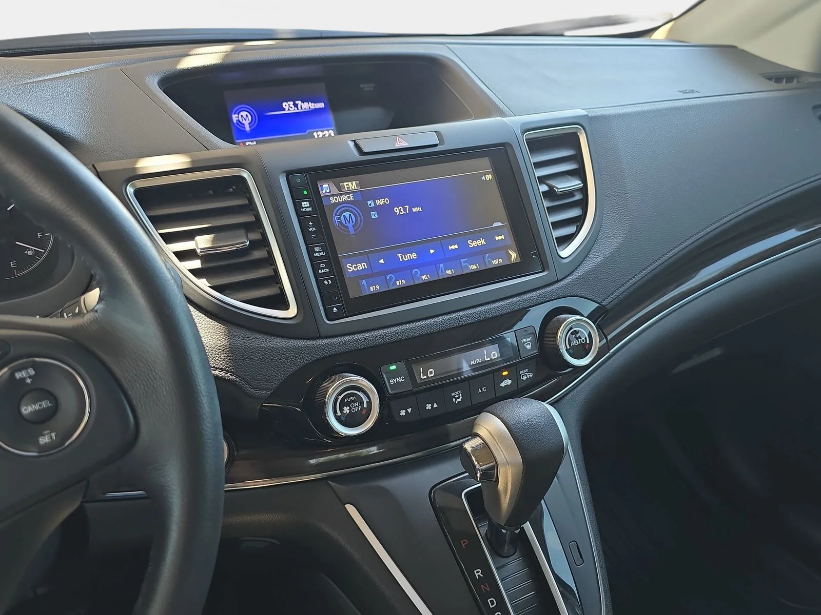Used 2016 Alabaster Silver Metallic Honda EX-L image 22