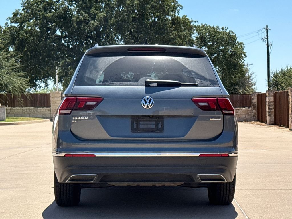 Used 2021 Gray Volkswagen 2.0T SE image 7