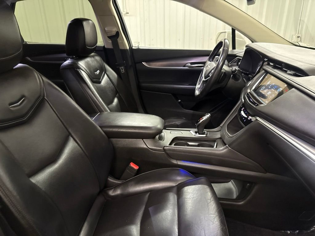 Used 2017 White Cadillac Luxury image 19