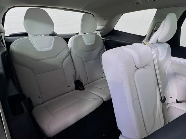 2025 Volvo EX90 Plus - Photo 18