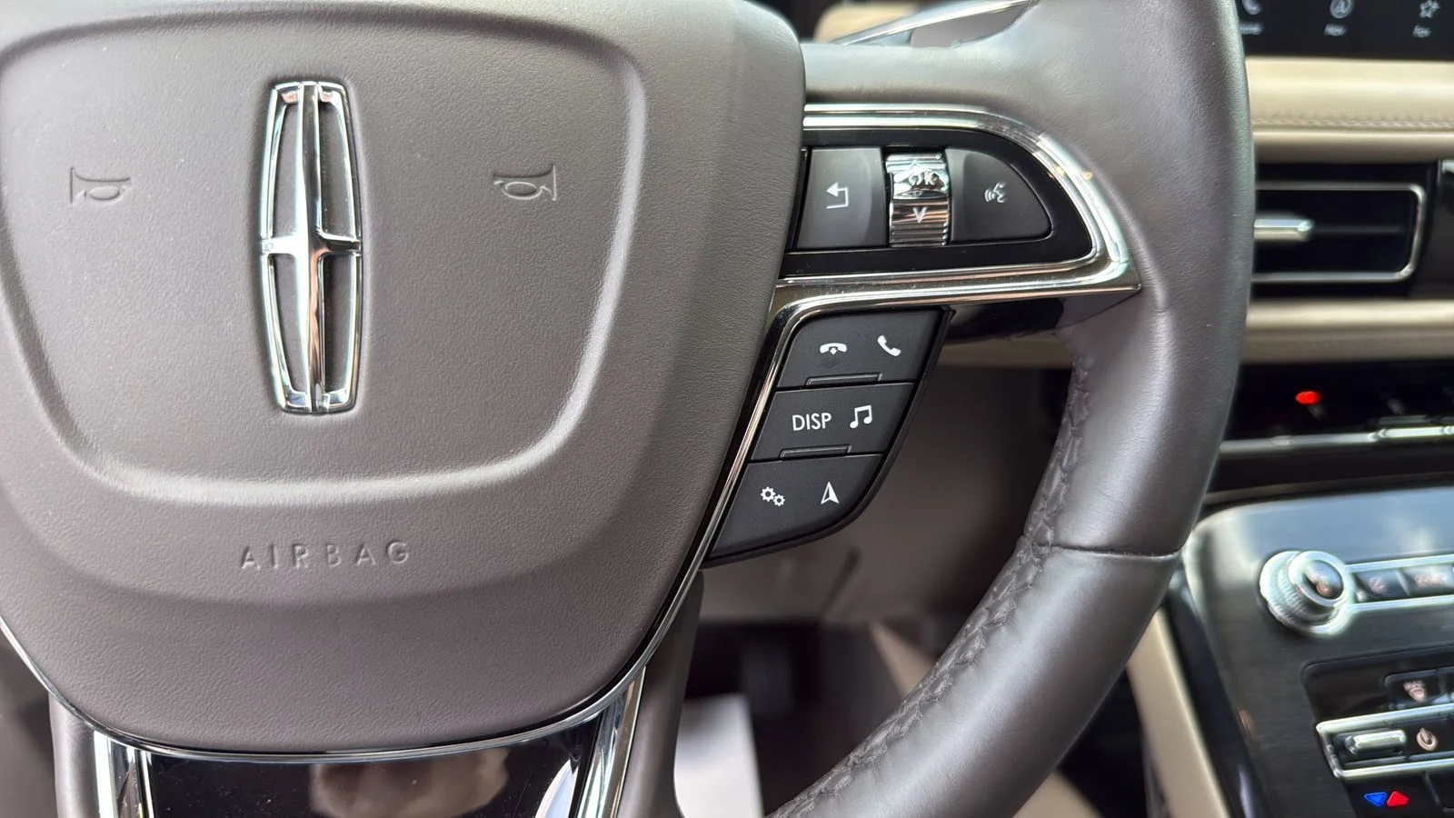 Used 2023 Beige Lincoln Reserve image 15