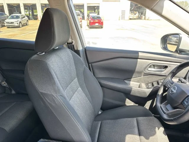 Used 2025 Silver Nissan SV image 32