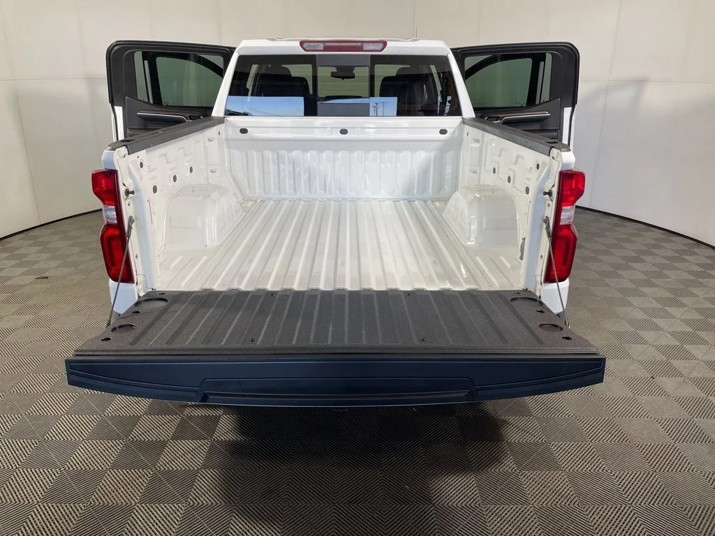 Used 2022 White Chevrolet RST image 22