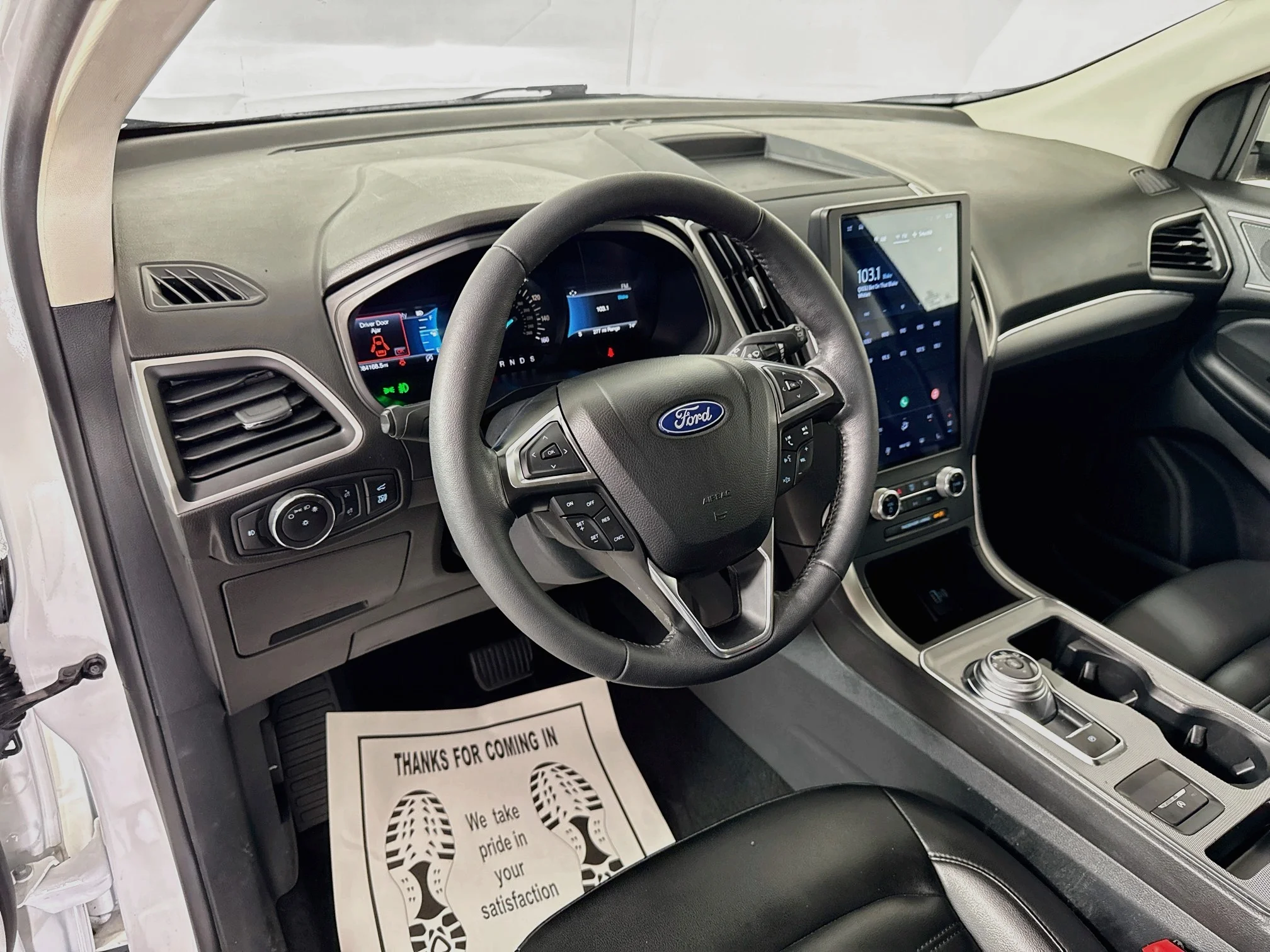 Used 2022 Star White Metallic Tri-Coat Ford SEL image 9