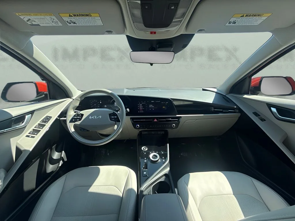 Used 2023 Red Kia Wind image 11