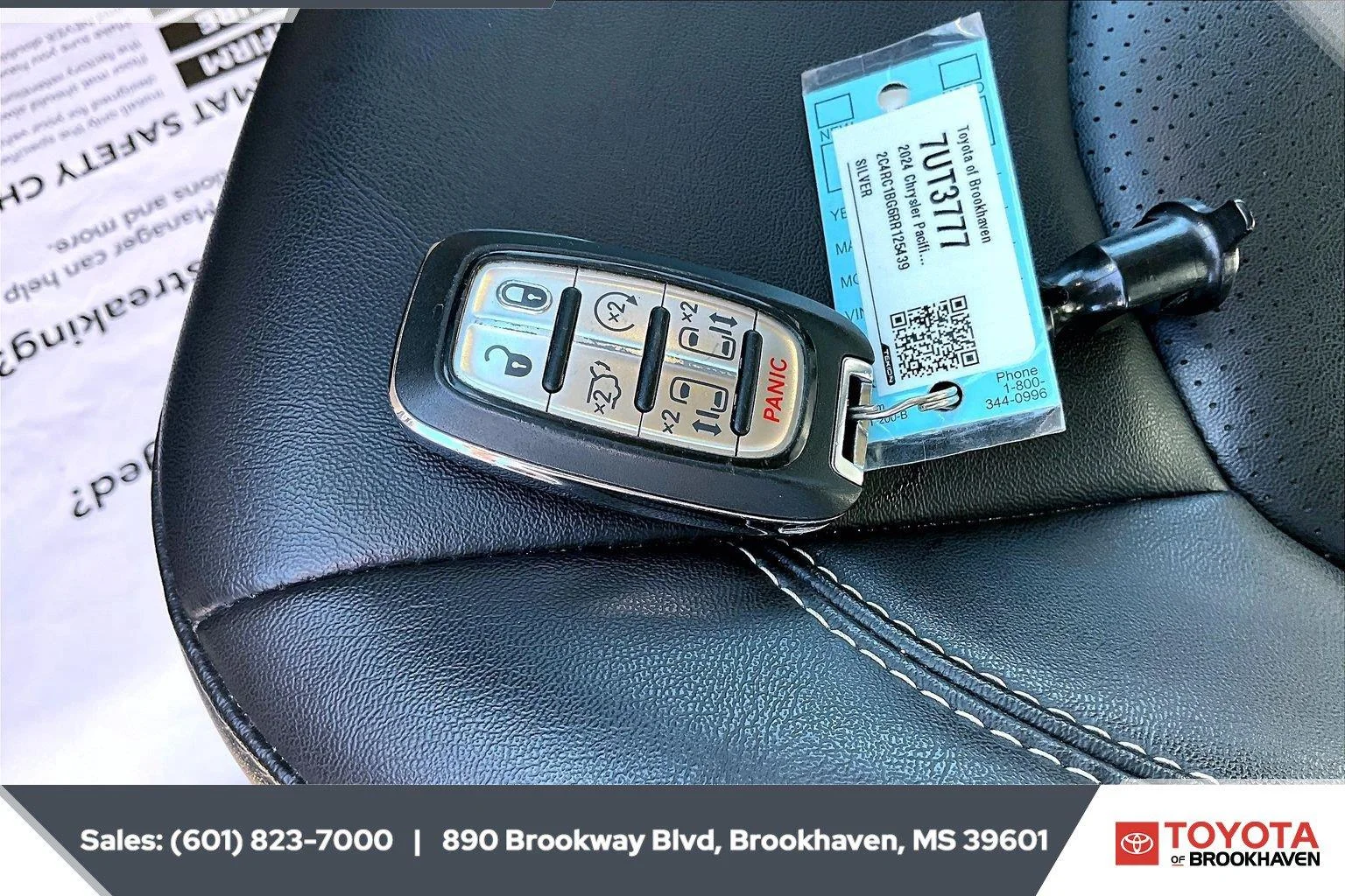 Used 2024 Silver Mist Clearcoat Chrysler Touring L image 9