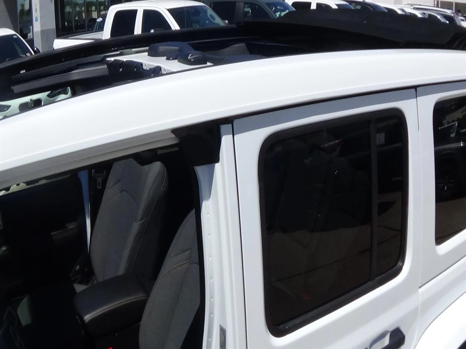 Certified Used 2025 Bright White Clear Coat (pw7) Jeep Sahara 4xe image 33