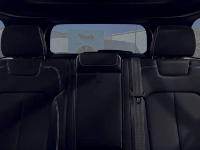 New 2026 Bright White Clear-Coat Exterior Paint Jeep Altitude image 15