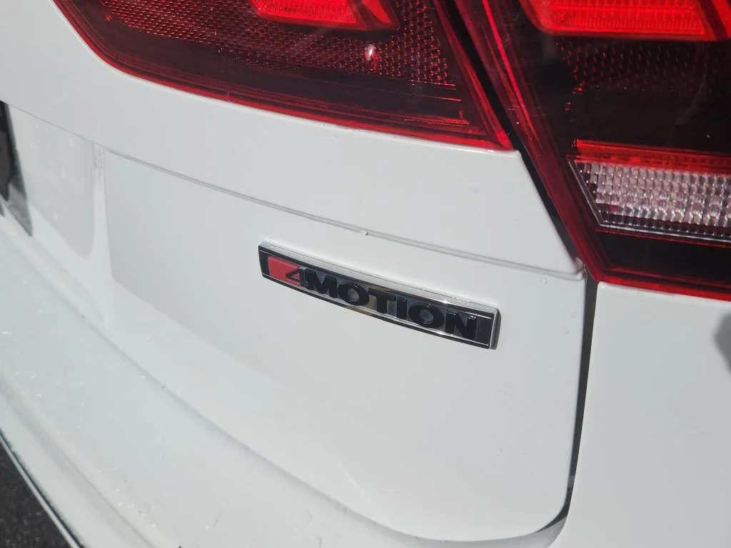 Used 2021 White Volkswagen 2.0T SE R-Line Black image 14