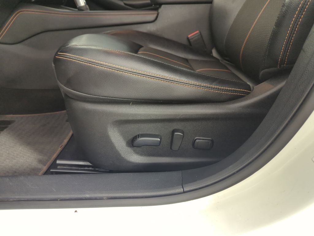 Used 2021 White Nissan 2.5 SR image 13