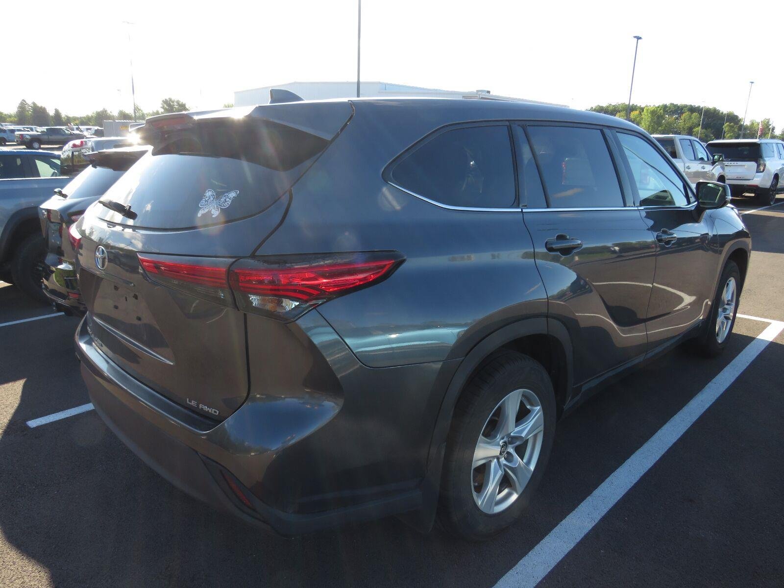 Used 2021 Magnetic Gray Metallic Toyota LE image 15