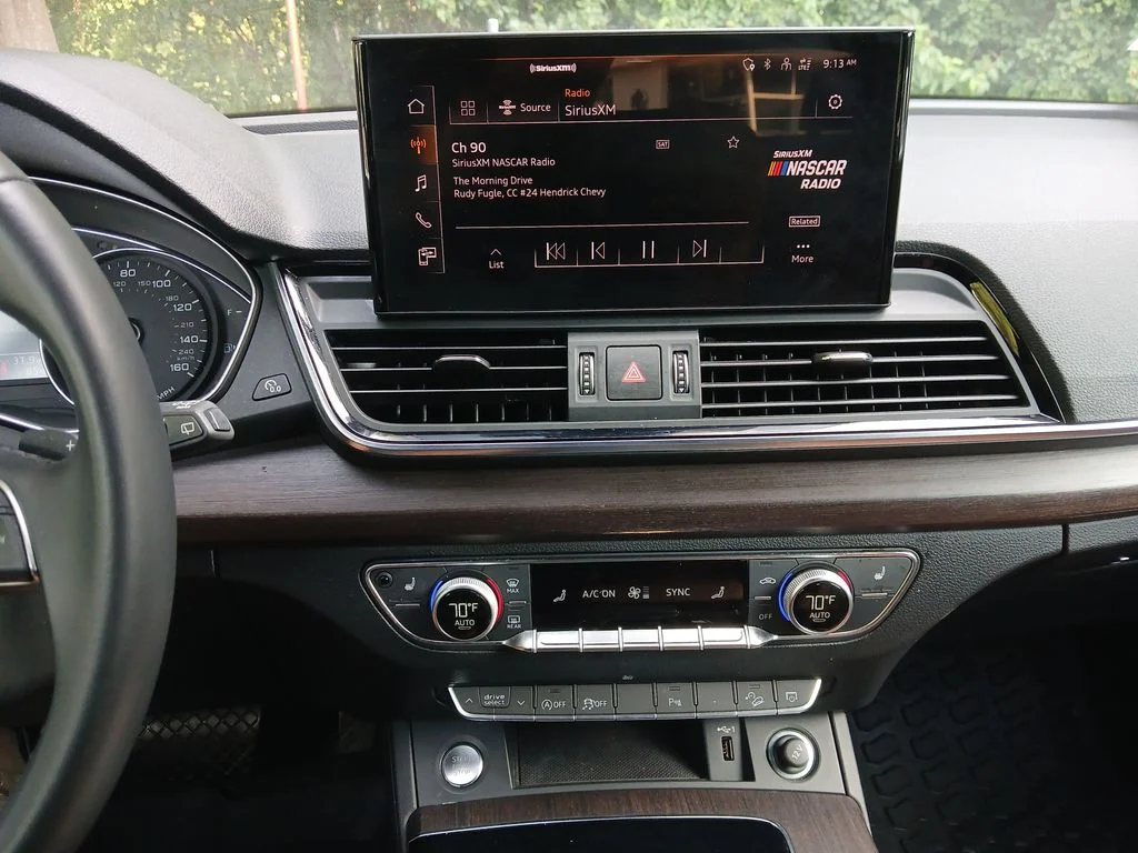 Used 2023 White Audi 40 Premium image 37