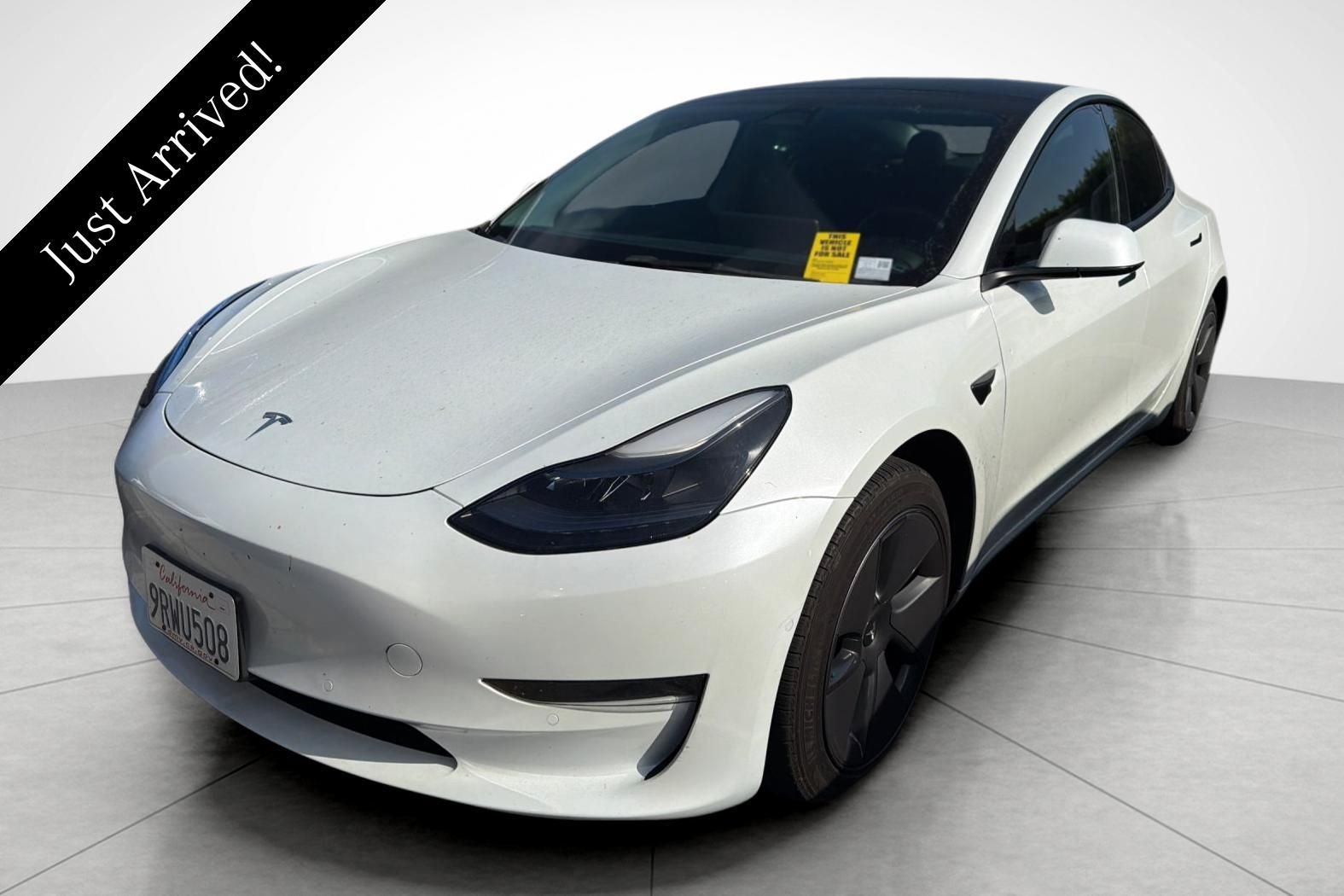 Used 2022  Tesla Base image 1