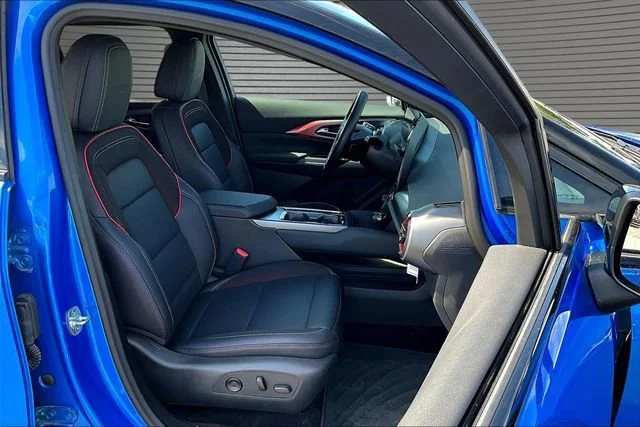 2025 Chevrolet Equinox EV RS - Photo 11