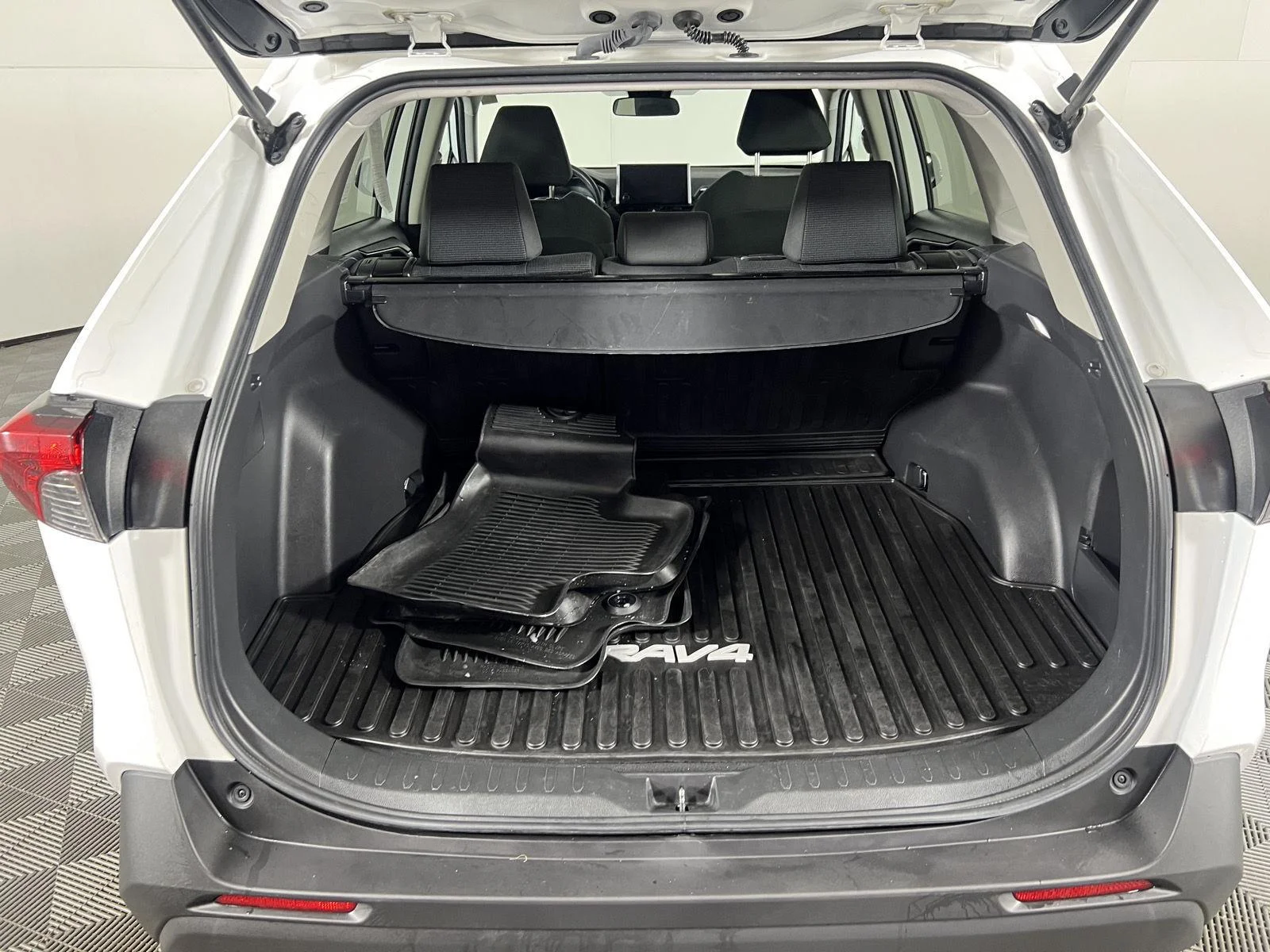 Used 2023 Ice Cap Toyota LE image 8