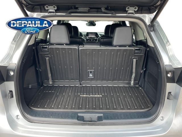 Certified Used 2022 Silver Toyota XLE image 6