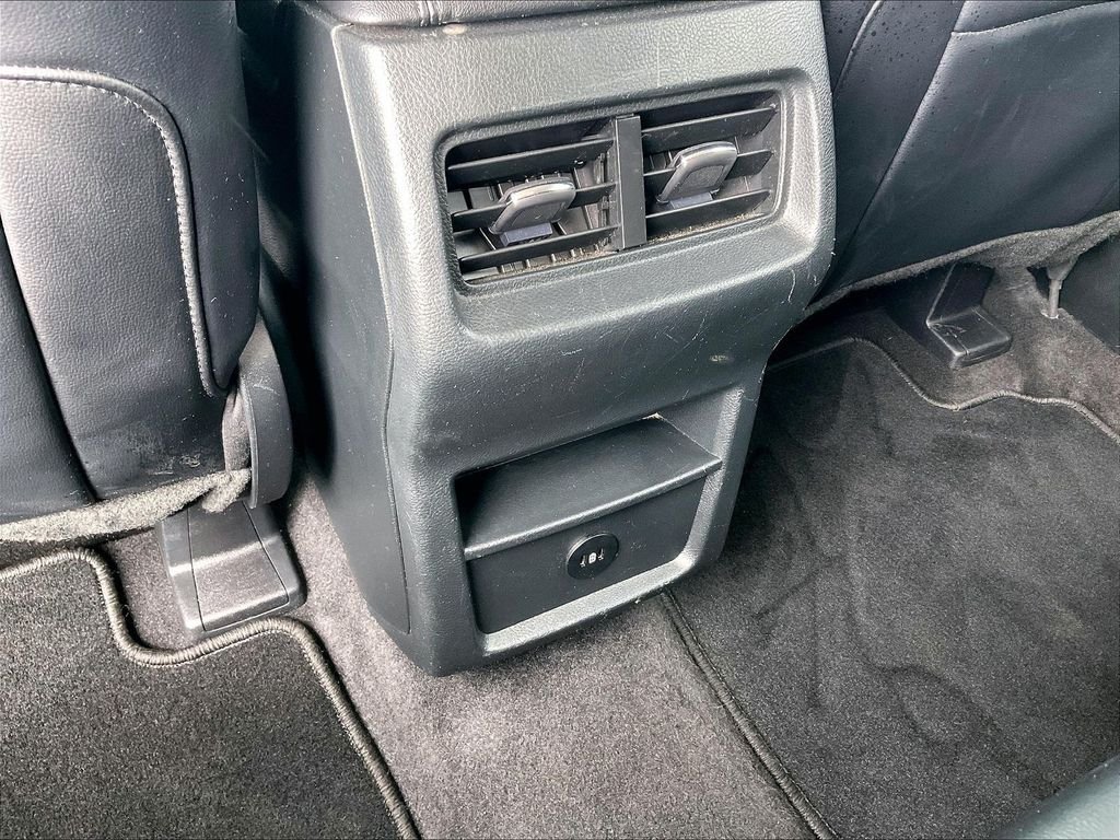 Used 2024 Agate Black Metallic Ford SEL image 25