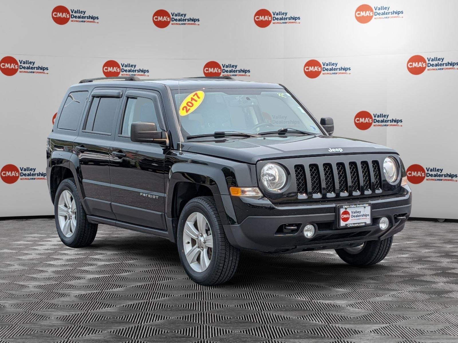 Used 2017 Black Clearcoat Jeep Latitude image 3