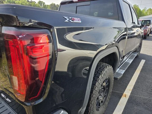 Used 2022 Black GMC SLT image 9