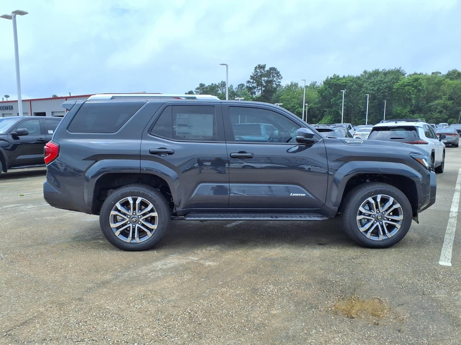 View vehicle photo 5
