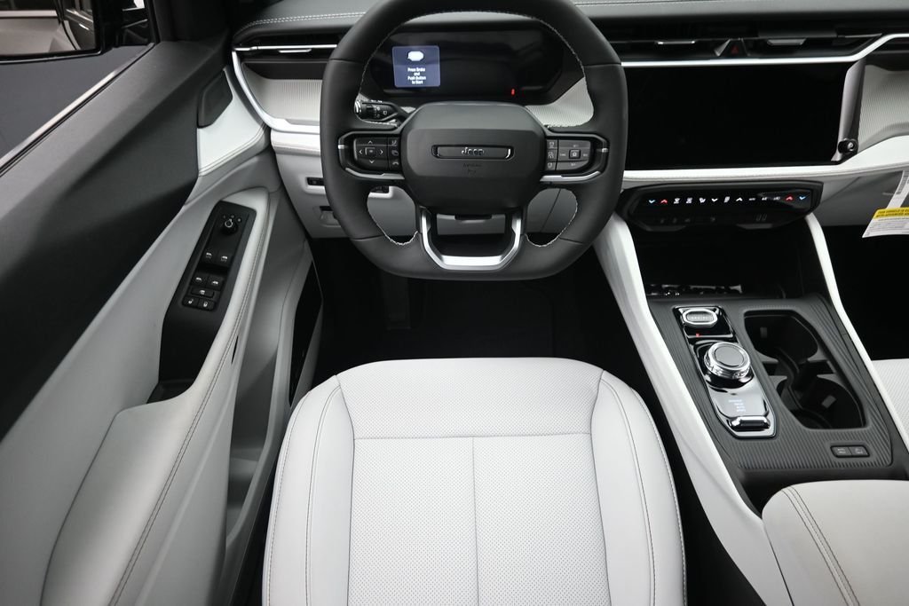 New 2026 Diamond Black Crystal Pearlcoat Jeep Limited image 11