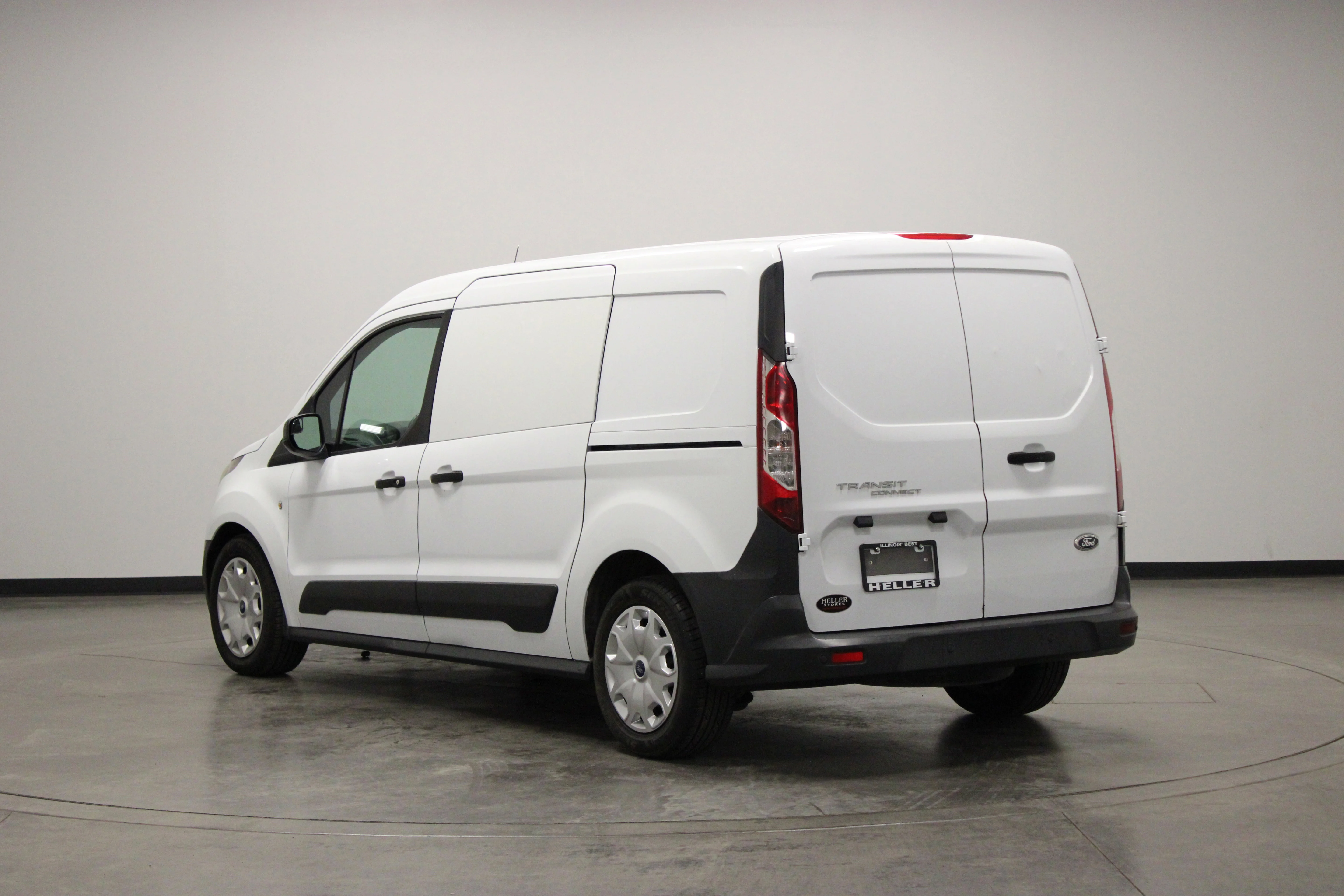 Used 2015 Frozen White Ford XL image 6