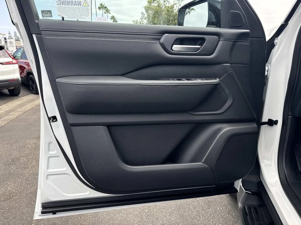 New 2026 Aspen White Tricoat Nissan SV image 22