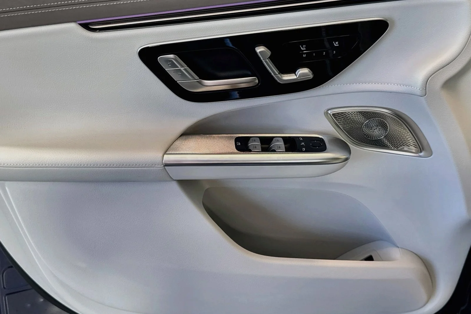 Used 2023 Twilight Blue Metallic Mercedes-Benz EQE 350 image 17