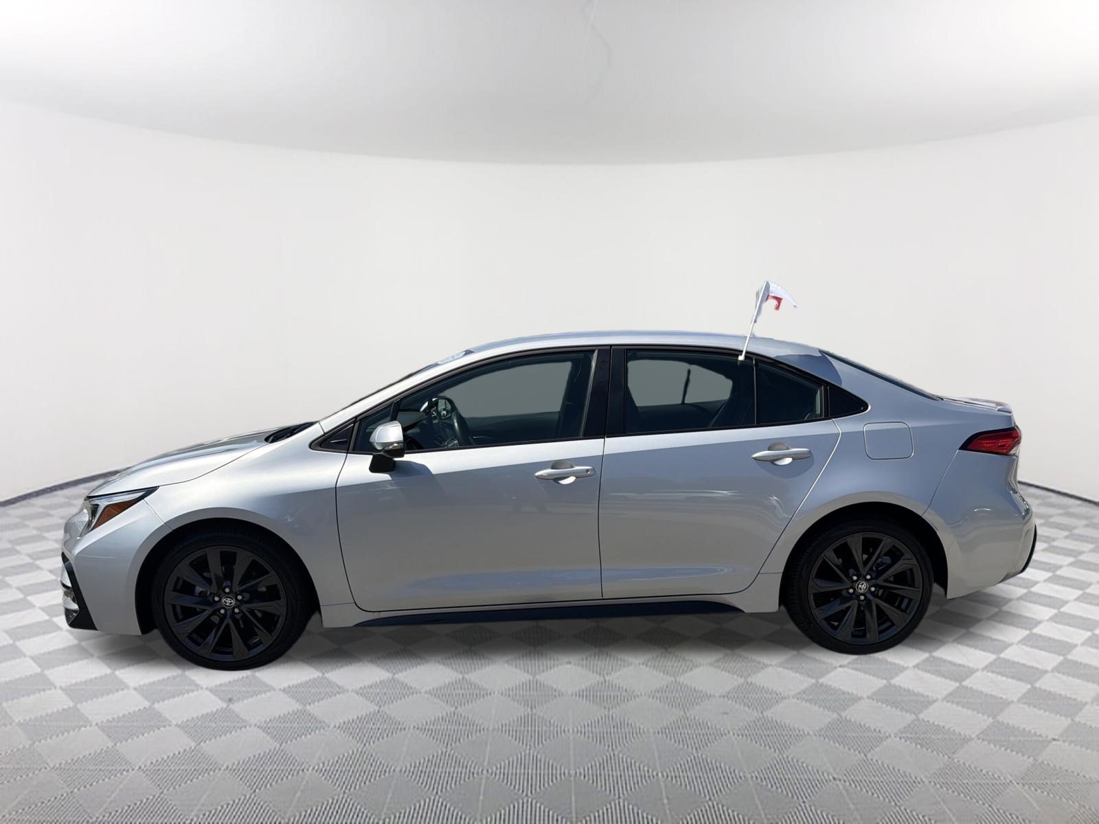 Used 2025 Classic Silver Metallic Toyota SE image 13