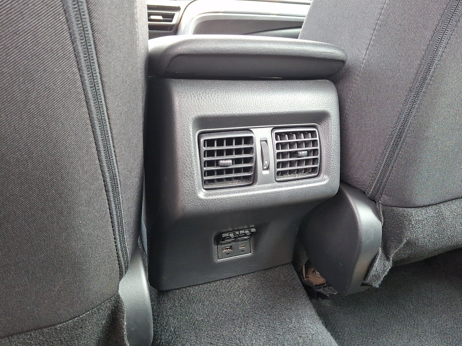 Used 2025 Wind Chill Pearl   089 Toyota LE image 12