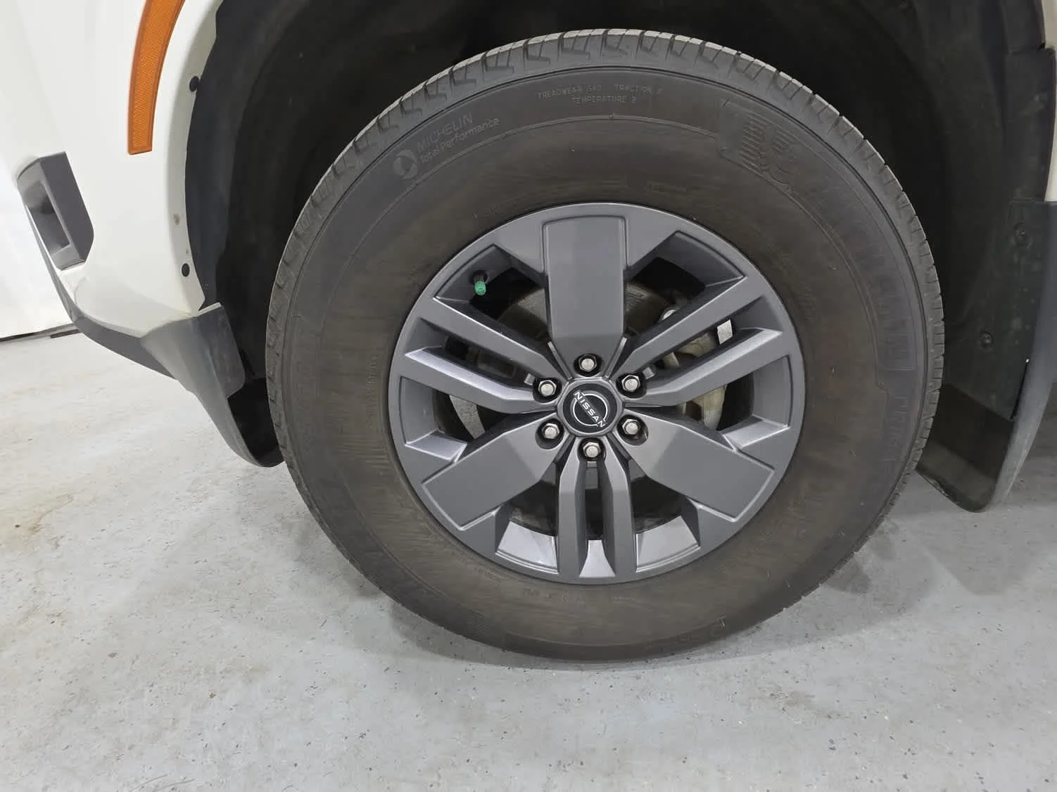 Used 2025 Whi/white Nissan SV image 13