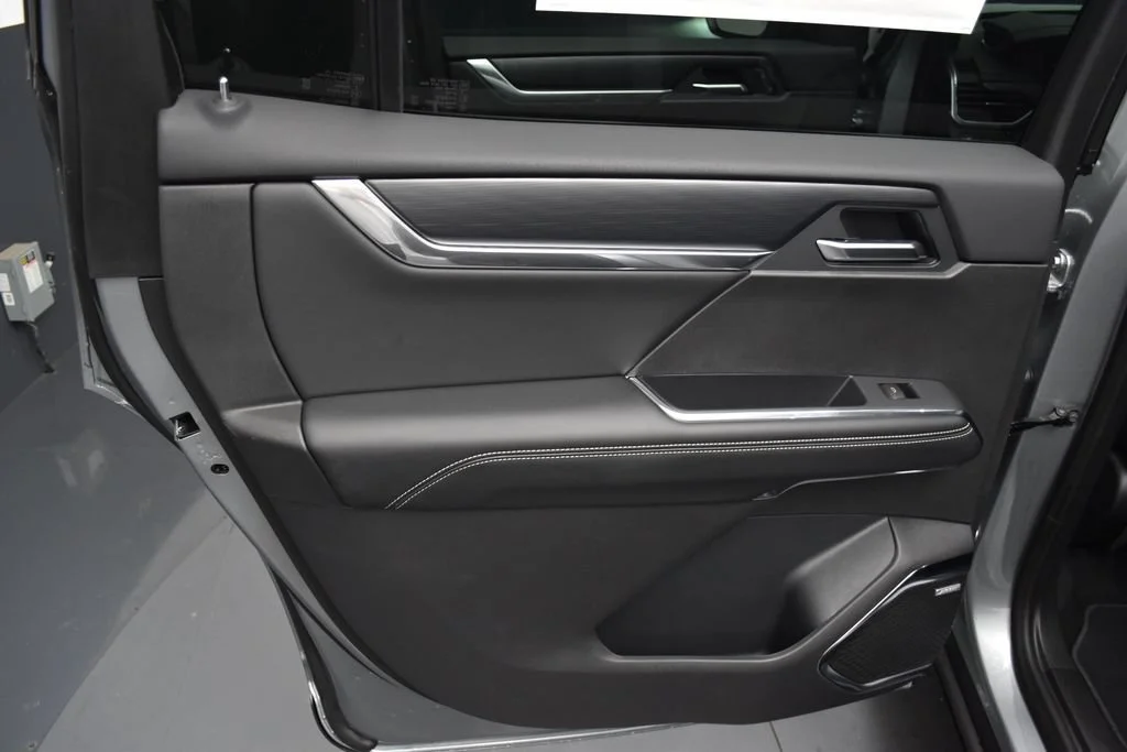 New 2026 Sterling Metallic GMC Elevation image 17