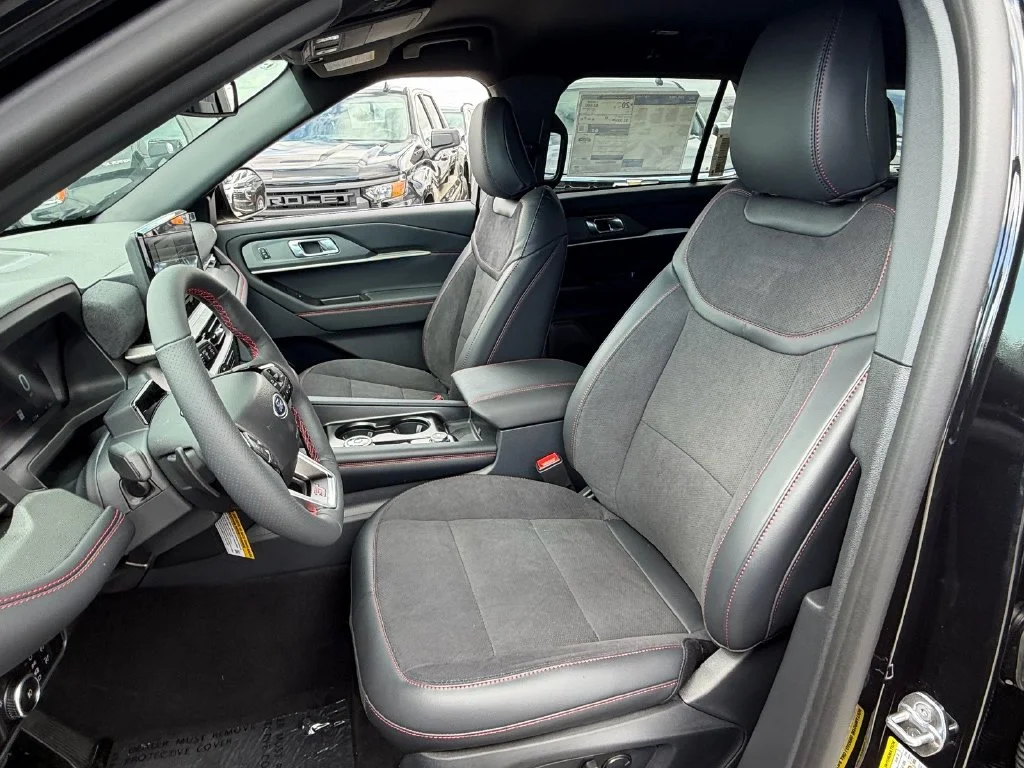 New 2027 Agate Black Metallic Ford ST image 10