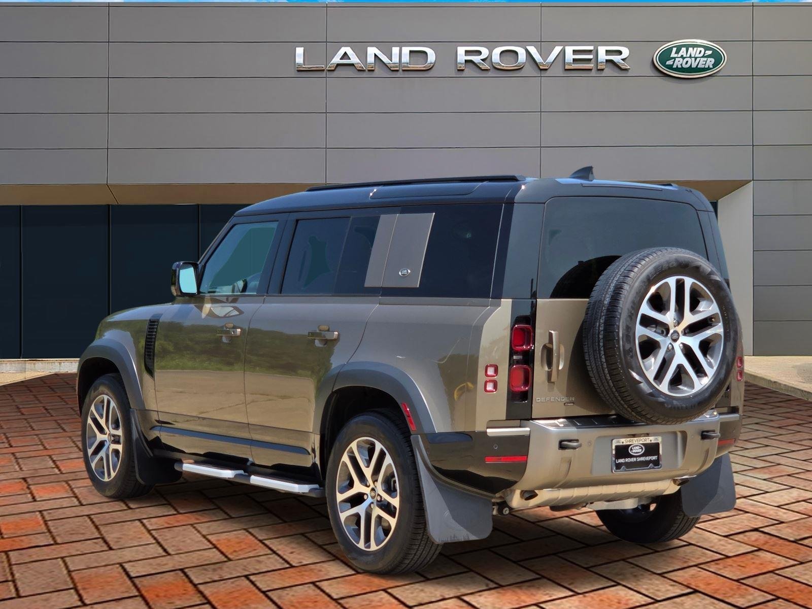 Used 2023  Land Rover X-Dynamic SE image 6