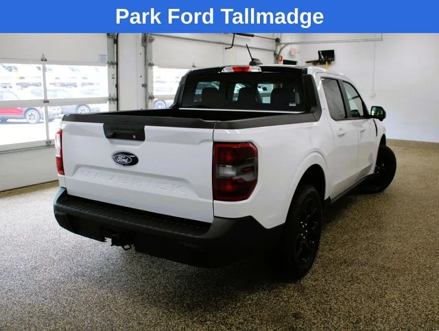 Used 2025 Oxford White Ford Lariat image 6