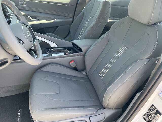 New 2026 White Hyundai SEL Sport image 25
