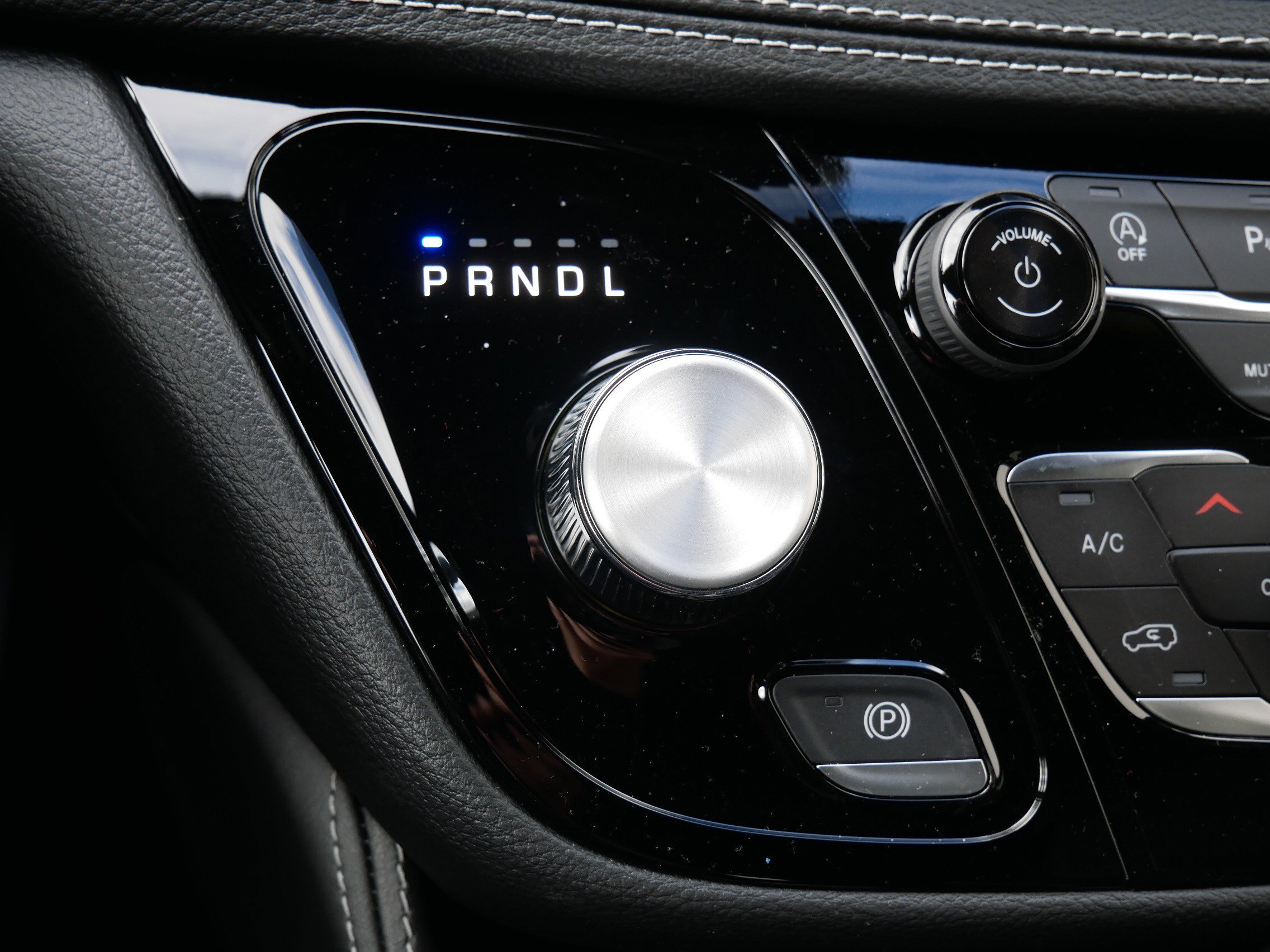 2026 Chrysler Pacifica Limited - Photo 14