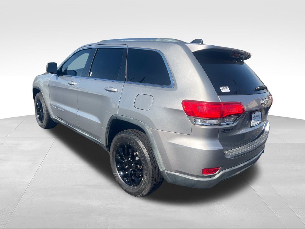 Used 2015 Silver Jeep Laredo image 4