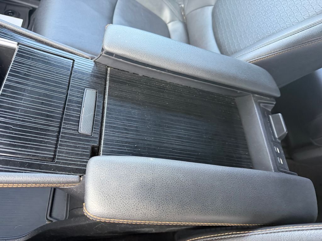 Used 2025  Toyota Woodland Edition image 21