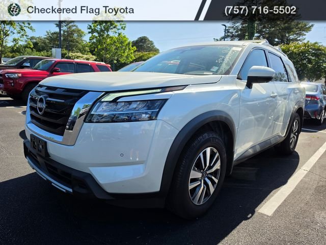 2024 Nissan Pathfinder SL