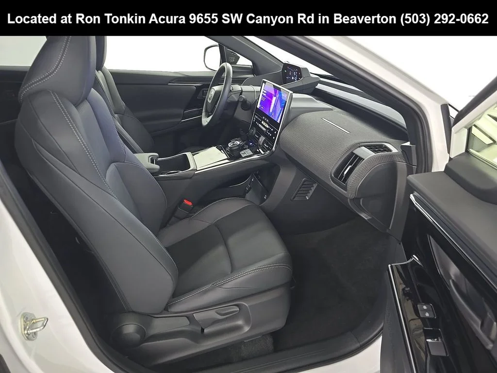 Used 2023 Wind Chill Pearl w/Black Roof Toyota Limited image 7