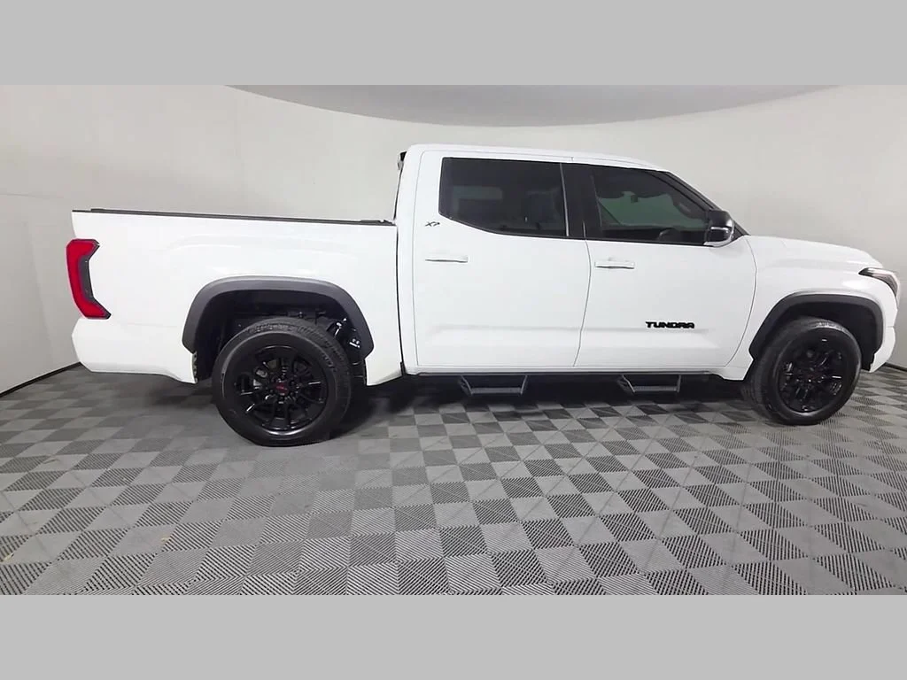 Used 2024 Ice Toyota SR5 image 39