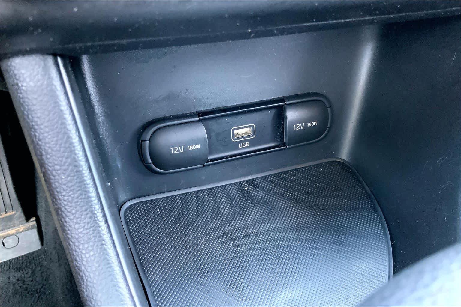 Used 2021 Snow White Pearl Kia LX image 28