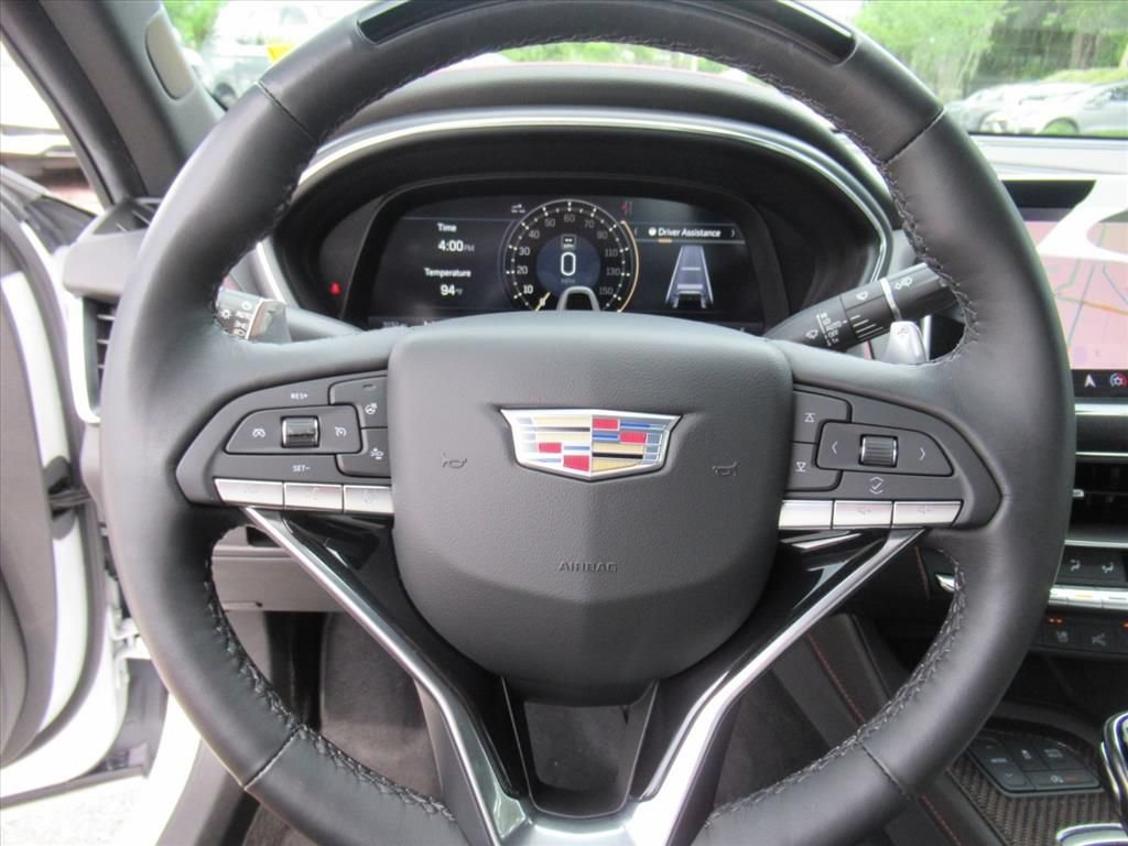 Used 2022 Crystal White Tricoat Cadillac Sport image 22