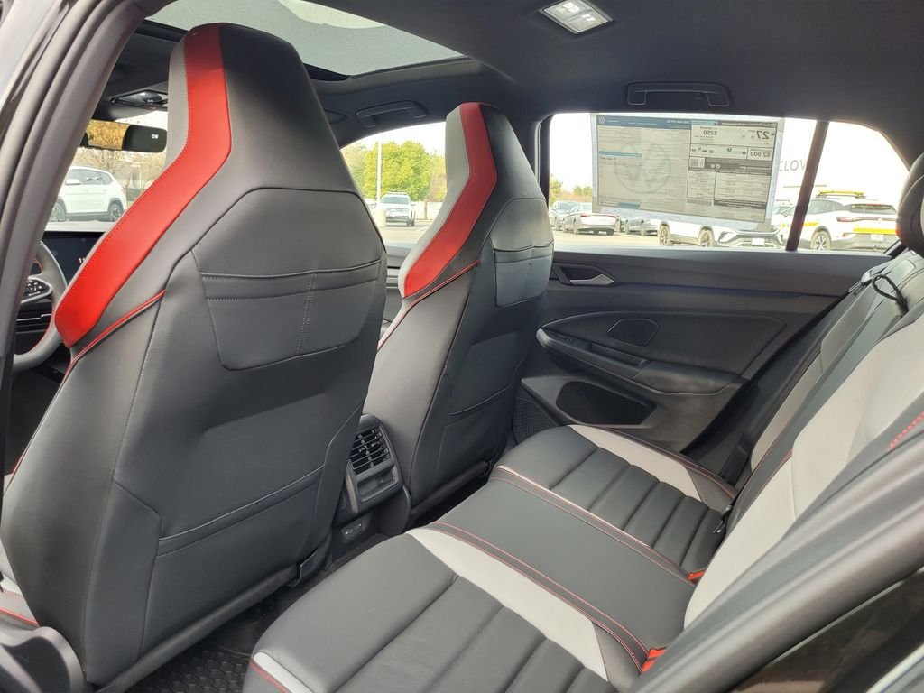 2024 Volkswagen Golf GTI SE - Photo 14