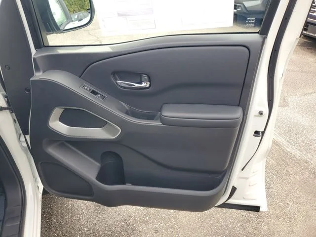 New 2026 Glacier White Nissan Crew Cab SV image 31