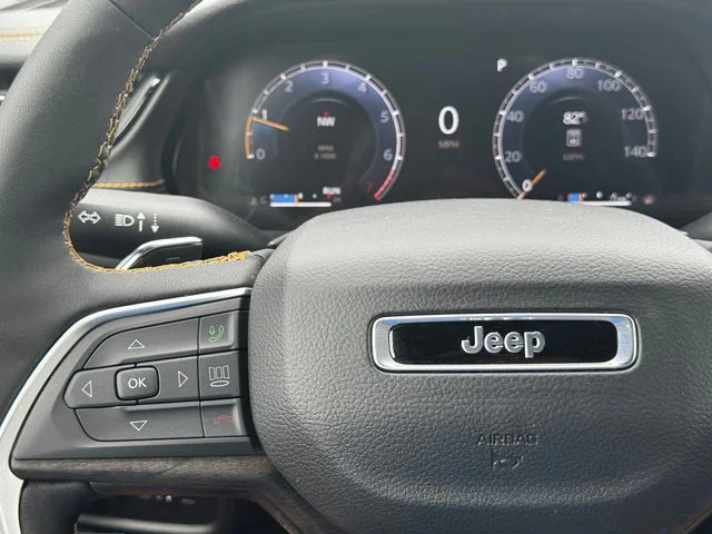 New 2026 Diamond Black Crystal Pearl-Coat Exterior Paint Jeep 85th Anniversary Edition image 25
