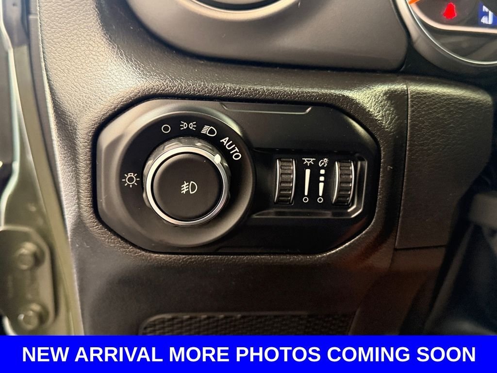 Used 2022 Green Jeep Unlimited Sport S image 25