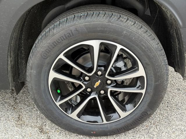 New 2026 Mosaic Black Metallic Chevrolet LT image 4