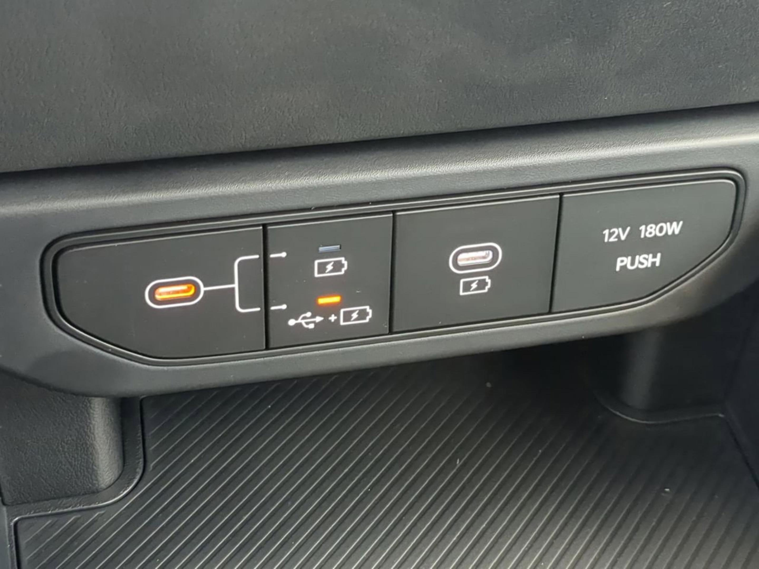 New 2026 Snow White Pearl Kia LXS image 18